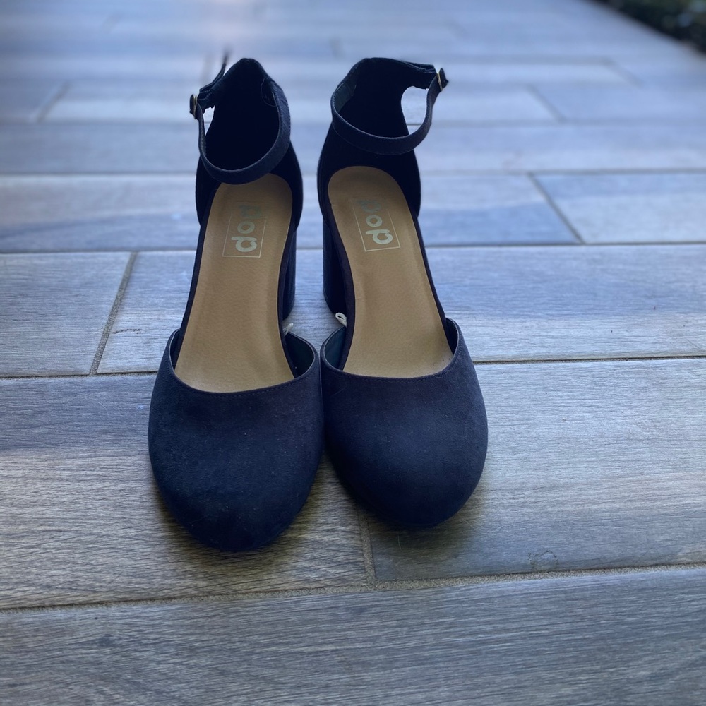Cute navy blue heels